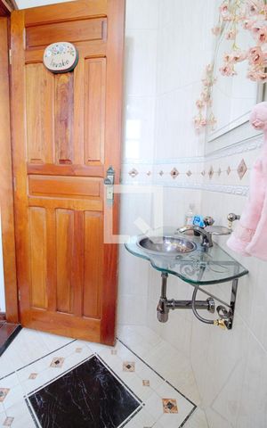 Casa para alugar com 275m², 3 quartos e 3 vagas Casa para alugar com 275m², 3 quartos e 3 vagasLavabo