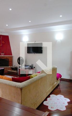Casa para alugar com 275m², 3 quartos e 3 vagas Casa para alugar com 275m², 3 quartos e 3 vagasSala