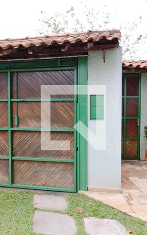Casa para alugar com 275m², 3 quartos e 3 vagas Casa para alugar com 275m², 3 quartos e 3 vagasEntrada