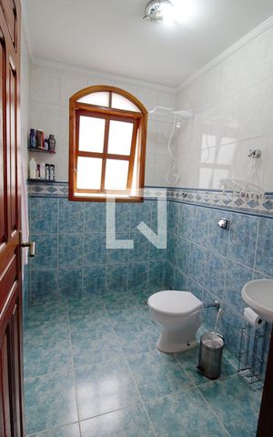 Casa para alugar com 275m², 3 quartos e 3 vagas Casa para alugar com 275m², 3 quartos e 3 vagasBanheiro Social
