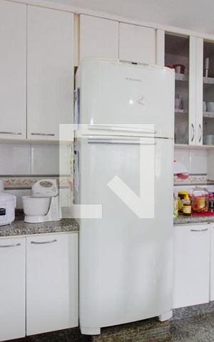 Casa para alugar com 275m², 3 quartos e 3 vagas Casa para alugar com 275m², 3 quartos e 3 vagasCozinha