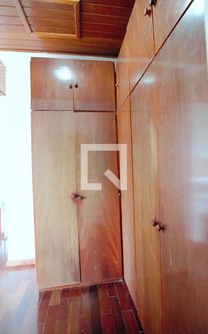 Casa para alugar com 275m², 3 quartos e 3 vagas Casa para alugar com 275m², 3 quartos e 3 vagasSuíte