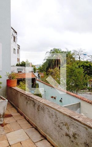Casa para alugar com 275m², 3 quartos e 3 vagas Casa para alugar com 275m², 3 quartos e 3 vagasEntrada