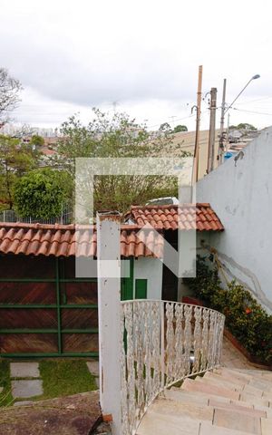 Casa para alugar com 275m², 3 quartos e 3 vagas Casa para alugar com 275m², 3 quartos e 3 vagasEntrada