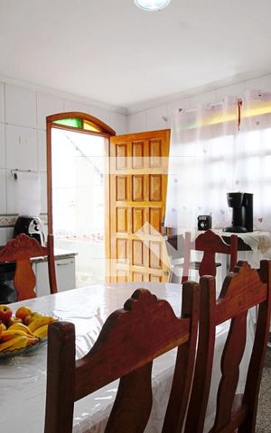Casa para alugar com 275m², 3 quartos e 3 vagas Casa para alugar com 275m², 3 quartos e 3 vagasCozinha