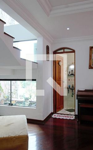Casa para alugar com 275m², 3 quartos e 3 vagas Casa para alugar com 275m², 3 quartos e 3 vagasSala