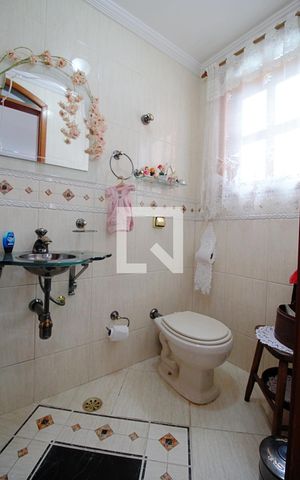 Casa para alugar com 275m², 3 quartos e 3 vagas Casa para alugar com 275m², 3 quartos e 3 vagasLavabo