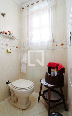 Casa para alugar com 275m², 3 quartos e 3 vagas Casa para alugar com 275m², 3 quartos e 3 vagasLavabo