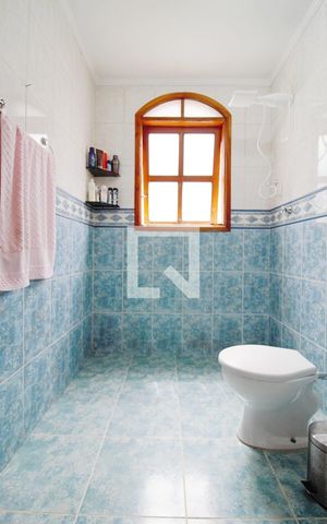 Casa para alugar com 275m², 3 quartos e 3 vagas Casa para alugar com 275m², 3 quartos e 3 vagasBanheiro Social