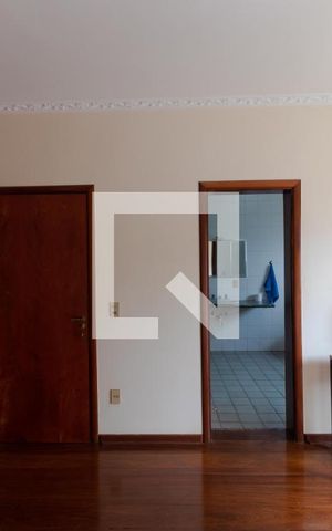 Casa à venda com 465m², 4 quartos e 4 vagas Casa à venda com 465m², 4 quartos e 4 vagasSuíte 03