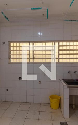 Casa à venda com 465m², 4 quartos e 4 vagas Casa à venda com 465m², 4 quartos e 4 vagasÁrea de Serviço