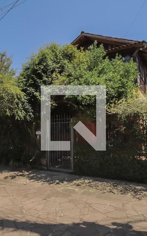 Casa para alugar com 300m², 5 quartos e 3 vagasFachada