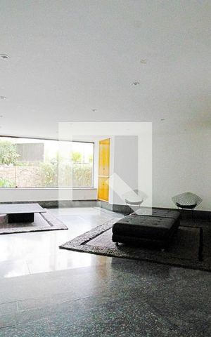 Apartamento à venda com 320m², 3 quartos e 3 vagas Apartamento à venda com 320m², 3 quartos e 3 vagasÁrea comum - Salão de festas
