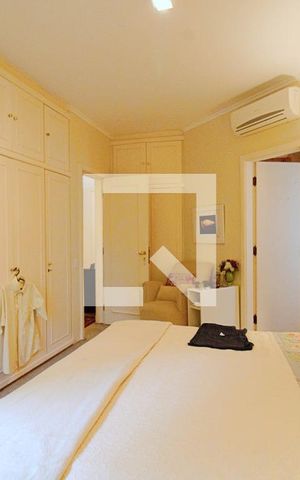 Apartamento à venda com 320m², 3 quartos e 3 vagas Apartamento à venda com 320m², 3 quartos e 3 vagasSuíte 2