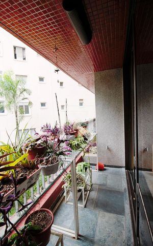 Apartamento à venda com 320m², 3 quartos e 3 vagas Apartamento à venda com 320m², 3 quartos e 3 vagasVaranda da Sala