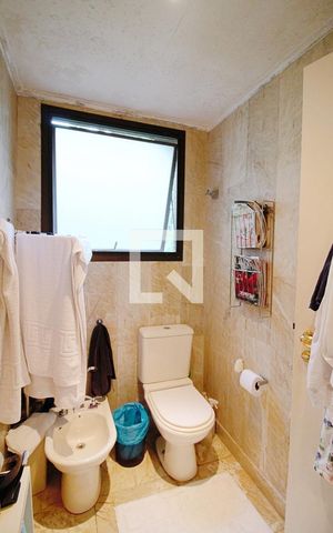 Apartamento à venda com 320m², 3 quartos e 3 vagas Apartamento à venda com 320m², 3 quartos e 3 vagasBanheiro da Suíte 1