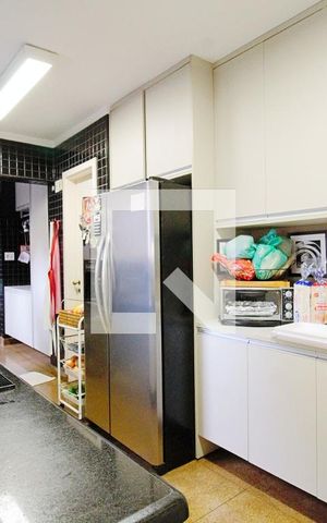 Apartamento à venda com 320m², 3 quartos e 3 vagas Apartamento à venda com 320m², 3 quartos e 3 vagasCozinha