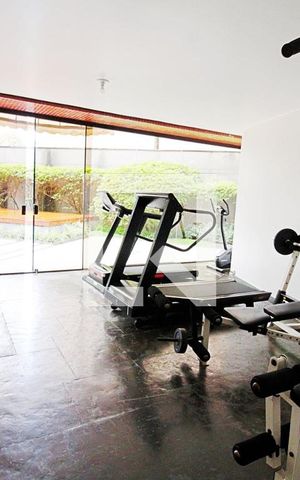 Apartamento à venda com 320m², 3 quartos e 3 vagas Apartamento à venda com 320m², 3 quartos e 3 vagasÁrea comum - Academia