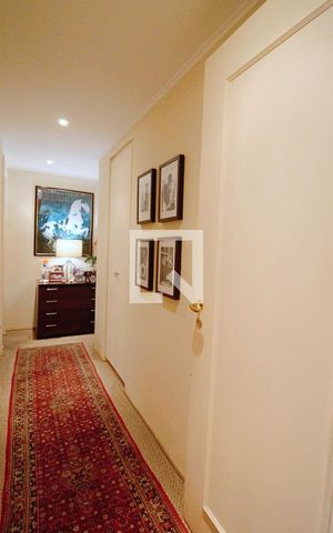 Apartamento à venda com 320m², 3 quartos e 3 vagas Apartamento à venda com 320m², 3 quartos e 3 vagasCorredor