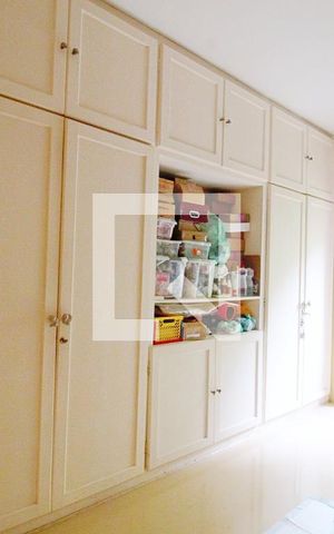 Apartamento à venda com 320m², 3 quartos e 3 vagas Apartamento à venda com 320m², 3 quartos e 3 vagas Suíte 3