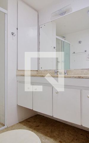 Apartamento para alugar com 110m², 3 quartos e 2 vagas Apartamento para alugar com 110m², 3 quartos e 2 vagasBanheiro da Suíte