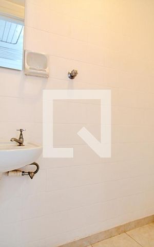 Apartamento para alugar com 110m², 3 quartos e 2 vagas Apartamento para alugar com 110m², 3 quartos e 2 vagasBanheiro de Serviço