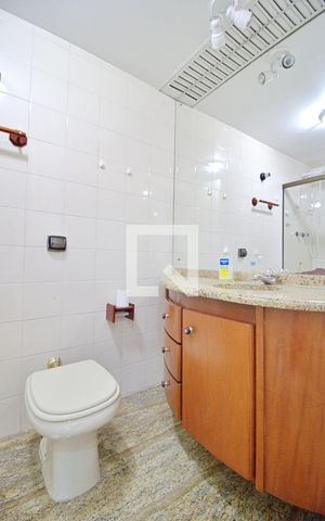 Apartamento para alugar com 110m², 3 quartos e 2 vagas Apartamento para alugar com 110m², 3 quartos e 2 vagasBanheiro