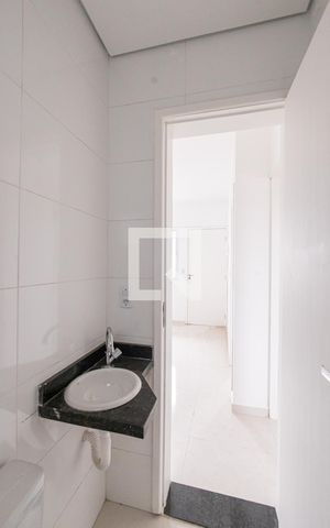 Apartamento para alugar com 40m², 2 quartos e sem vaga Apartamento para alugar com 40m², 2 quartos e sem vagaBanheiro Social