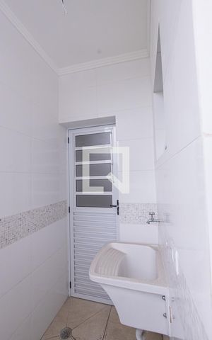 Apartamento para alugar com 40m², 2 quartos e sem vaga Apartamento para alugar com 40m², 2 quartos e sem vagaÁrea de Serviço