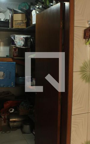 Casa para alugar com 200m², 4 quartos e 2 vagasDispensa
