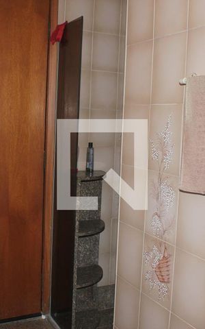 Casa para alugar com 200m², 4 quartos e 2 vagasBanheiro