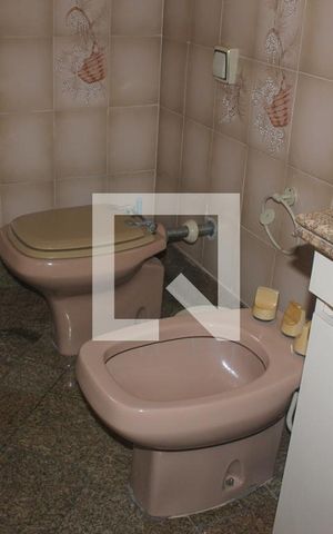 Casa para alugar com 200m², 4 quartos e 2 vagasBanheiro