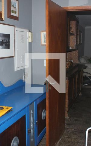 Casa para alugar com 200m², 4 quartos e 2 vagasCorredor