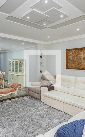 Casa à venda com 235m², 3 quartos e 2 vagas Casa à venda com 235m², 3 quartos e 2 vagasSala de estar