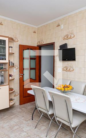 Casa à venda com 235m², 3 quartos e 2 vagas Casa à venda com 235m², 3 quartos e 2 vagasCozinha