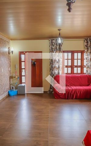 Casa à venda com 93m², 2 quartos e 6 vagasSala