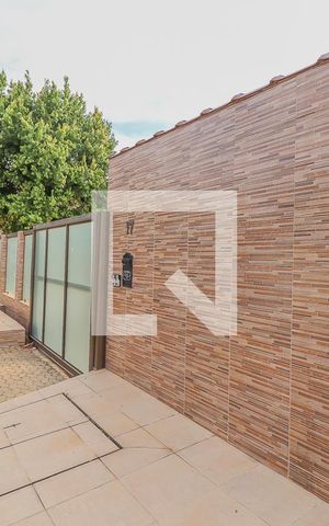 Casa à venda com 93m², 2 quartos e 6 vagasFachada