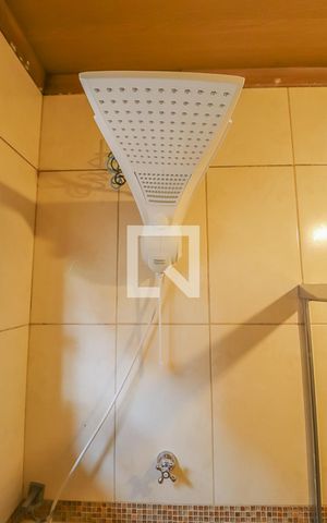 Casa à venda com 93m², 2 quartos e 6 vagasBanheiro 2