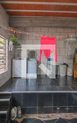 Casa à venda com 93m², 2 quartos e 6 vagasArea de Serviço