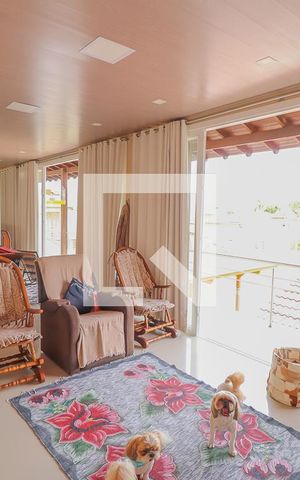 Casa à venda com 93m², 2 quartos e 6 vagasSala
