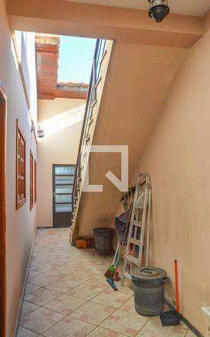 Casa à venda com 373m², 3 quartos e 6 vagas Casa à venda com 373m², 3 quartos e 6 vagasCorredor