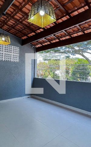 Casa à venda com 150m², 3 quartos e 1 vaga Casa à venda com 150m², 3 quartos e 1 vagaVaranda