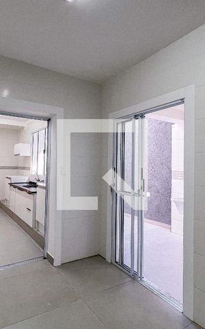 Casa à venda com 150m², 3 quartos e 1 vaga Casa à venda com 150m², 3 quartos e 1 vagaQuarto de Serviço