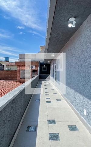 Casa à venda com 150m², 3 quartos e 1 vaga Casa à venda com 150m², 3 quartos e 1 vagaVaranda