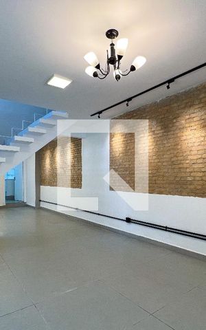 Casa à venda com 150m², 3 quartos e 1 vaga Casa à venda com 150m², 3 quartos e 1 vagaSala