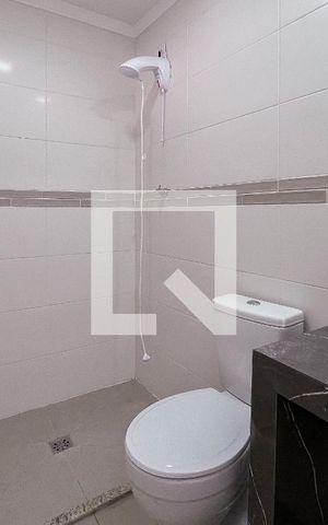 Casa à venda com 150m², 3 quartos e 1 vaga Casa à venda com 150m², 3 quartos e 1 vagaBanheiro de Serviço