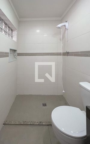 Casa à venda com 150m², 3 quartos e 1 vaga Casa à venda com 150m², 3 quartos e 1 vagaBanheiro de Serviço