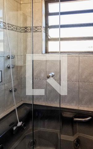Casa à venda com 400m², 4 quartos e 8 vagasBanheiro 2