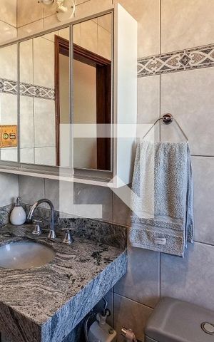 Casa à venda com 400m², 4 quartos e 8 vagasBanheiro 2
