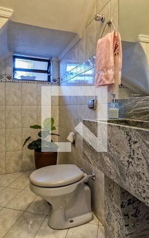 Casa à venda com 400m², 4 quartos e 8 vagasBanheiro 1